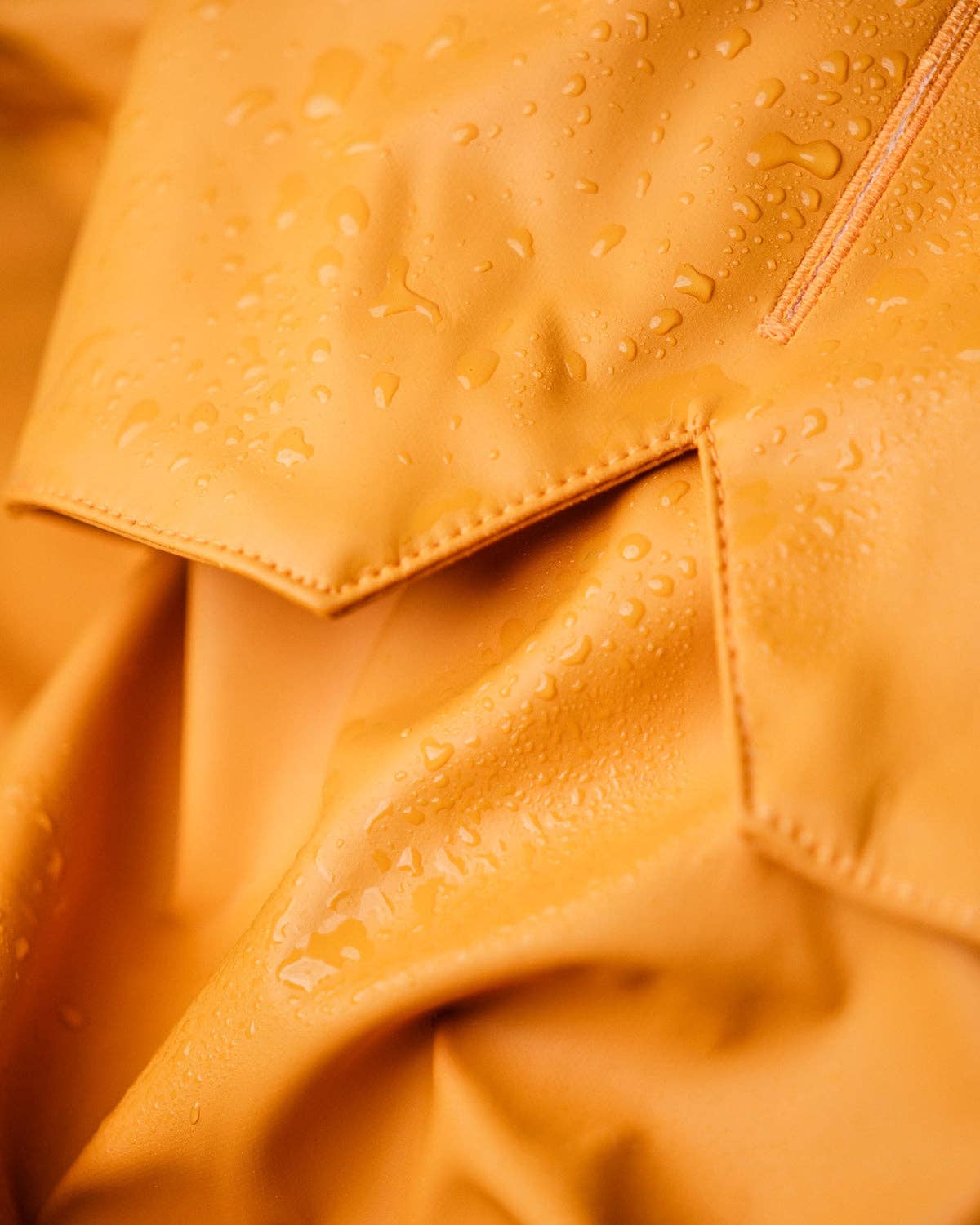 Orange Dog Raincoat - impermeável