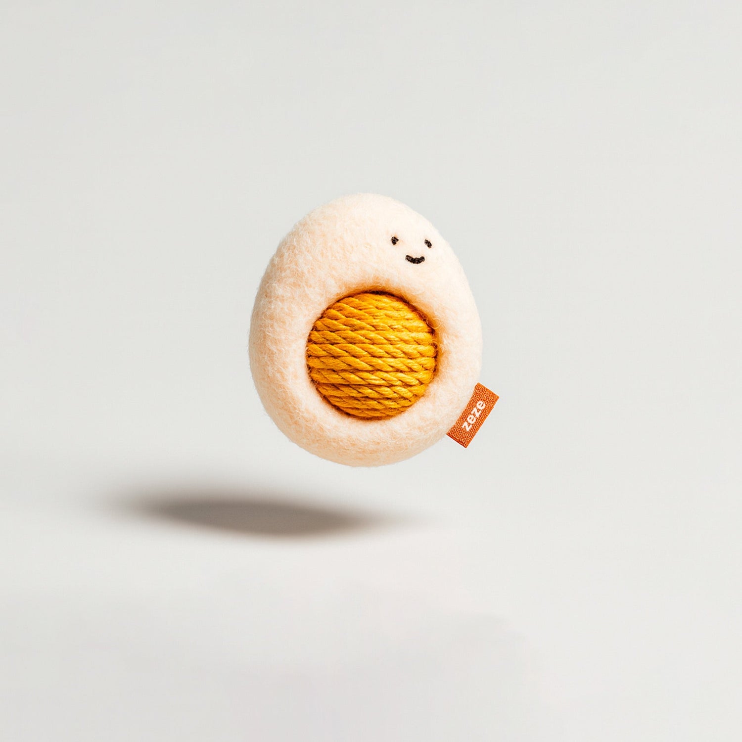 Egg Ball Zeze interactive toy for cats with adorable design