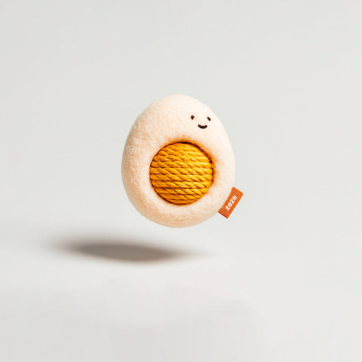Egg Ball Zeze interactive toy for cats with adorable design