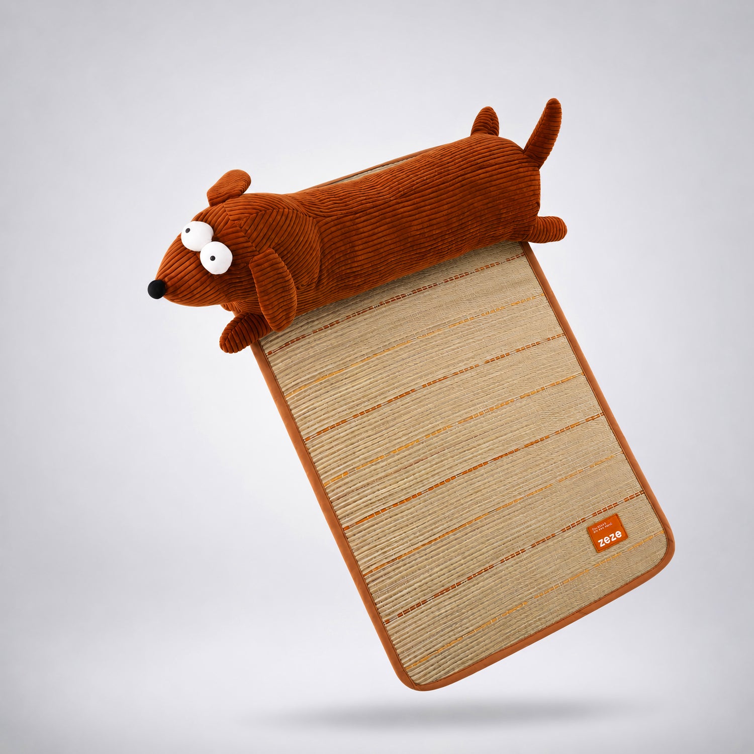 Zeze Sausage Dog koelmat met natuurlijke vezelstof