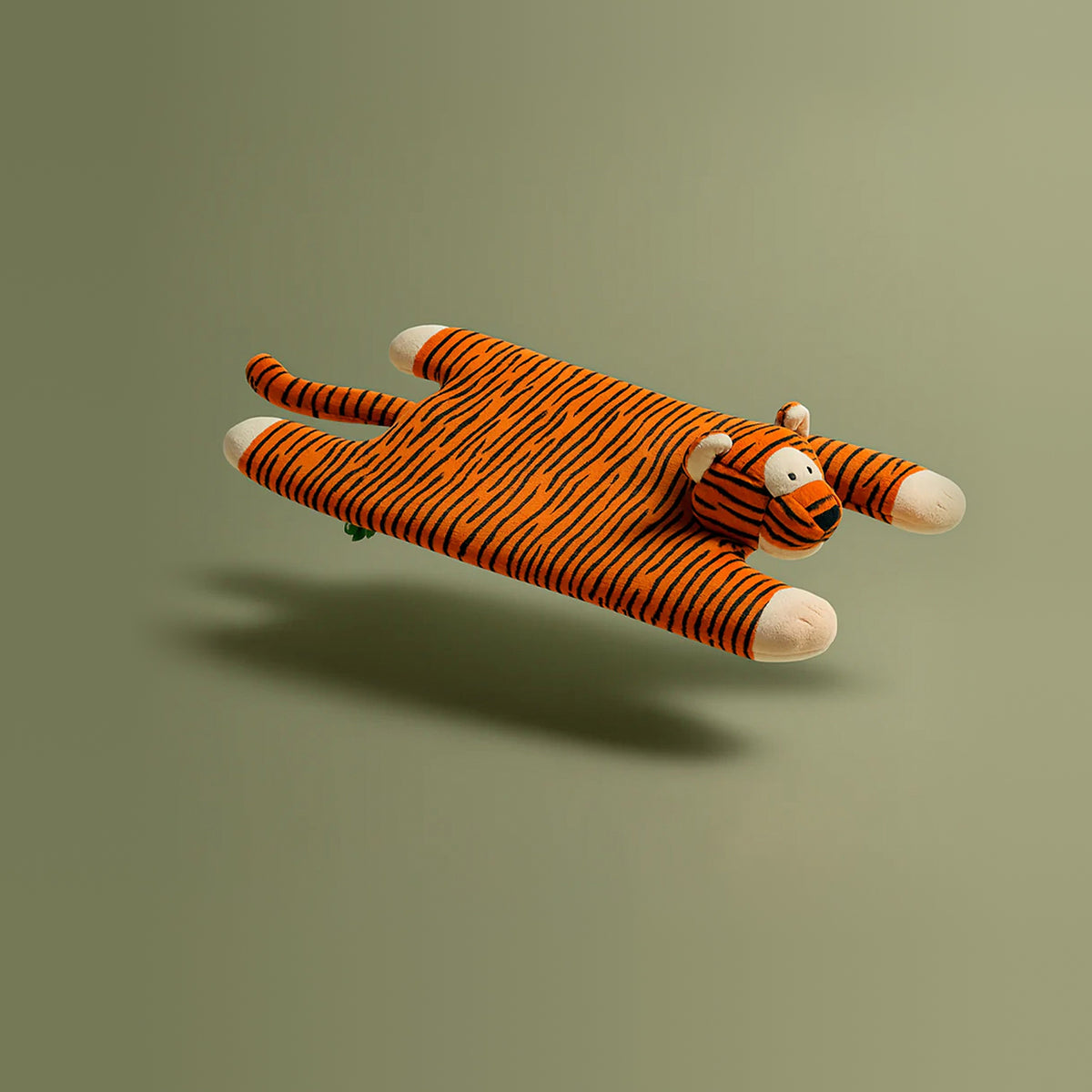 Zeze Sleepy Tiger shelter tiger-shaped warm tones for pets